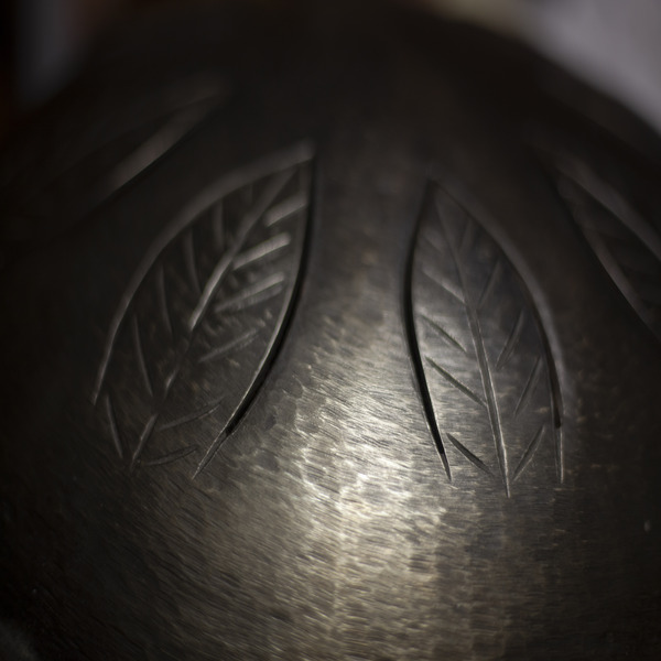 vecteezy_metal-percussion-instrument-for-extracting-sounds-simple_11160631 (1)